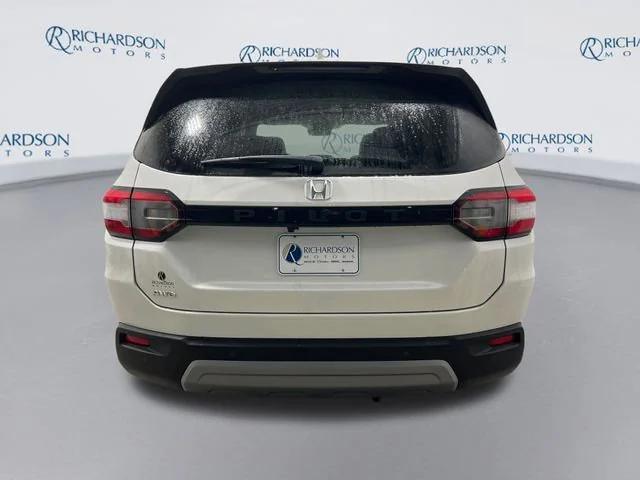 new 2025 Honda Pilot car, priced at $46,292