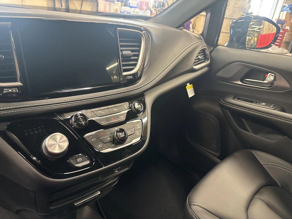 new 2026 Chrysler Pacifica car, priced at $44,622