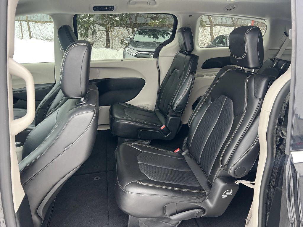 used 2024 Chrysler Pacifica car, priced at $28,303