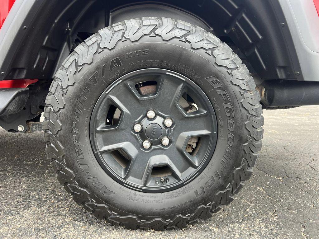 used 2021 Jeep Gladiator car, priced at $33,356