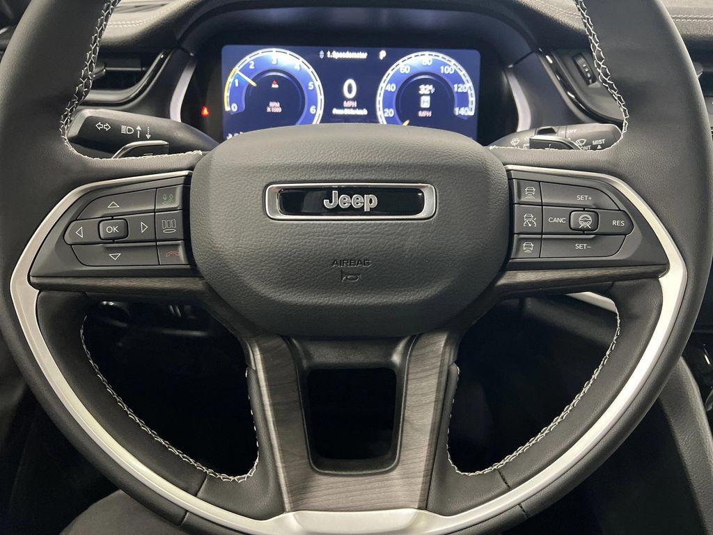 new 2026 Jeep Grand Cherokee car, priced at $40,805