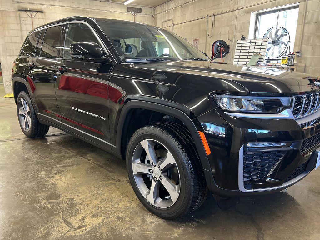 new 2026 Jeep Grand Cherokee car, priced at $48,783