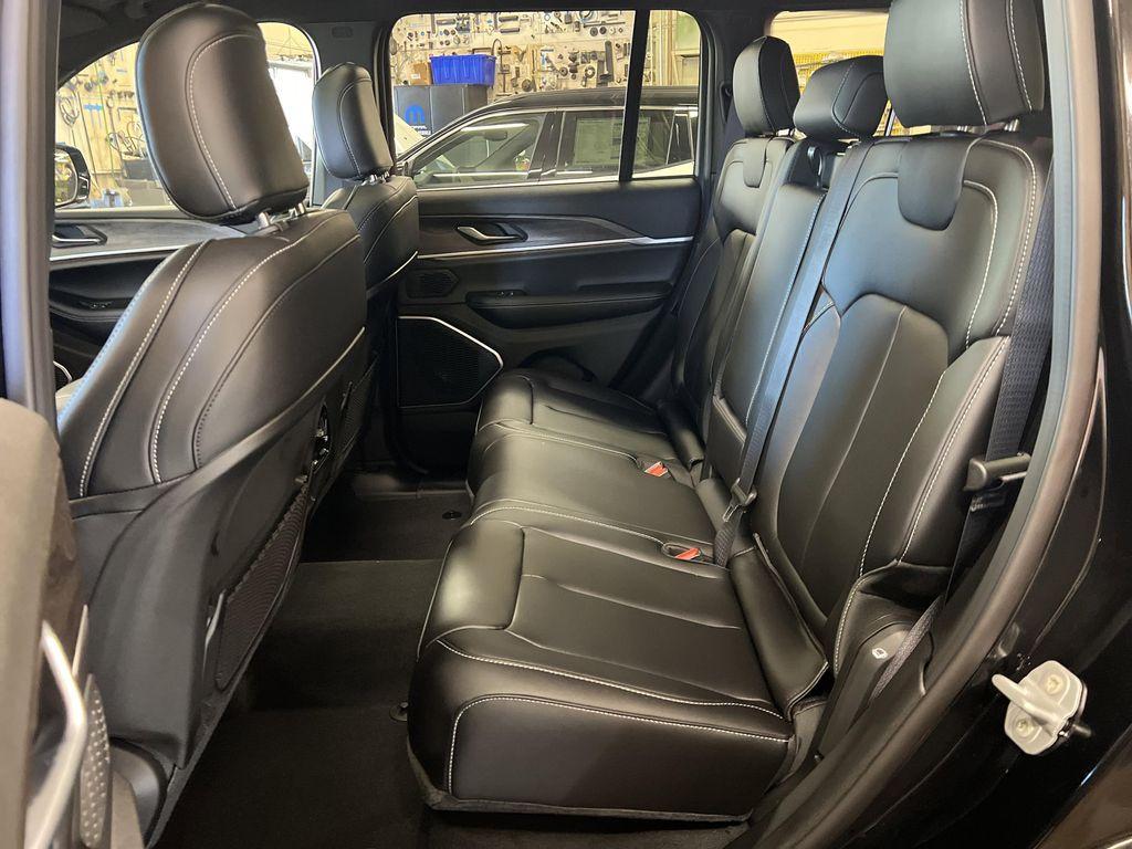 new 2026 Jeep Grand Cherokee car, priced at $48,783