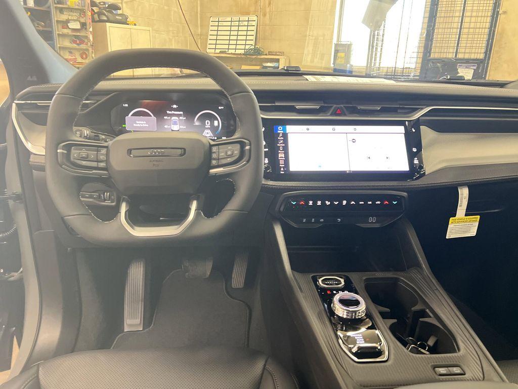 new 2026 Jeep Cherokee car, priced at $40,577