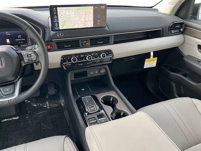 new 2026 Honda Pilot car, priced at $55,445