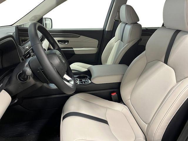 new 2026 Honda Pilot car, priced at $49,127