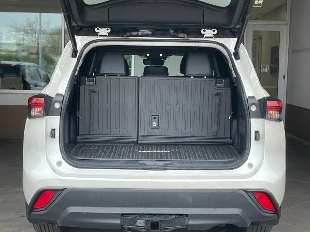 used 2021 Toyota Highlander Hybrid car, priced at $31,991