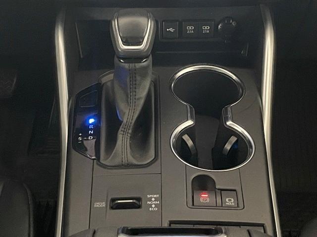 used 2021 Toyota Highlander Hybrid car, priced at $31,991