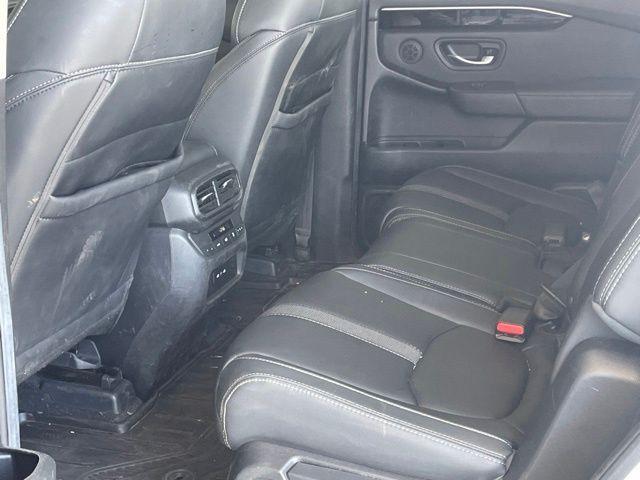 used 2025 Honda Pilot car, priced at $43,720