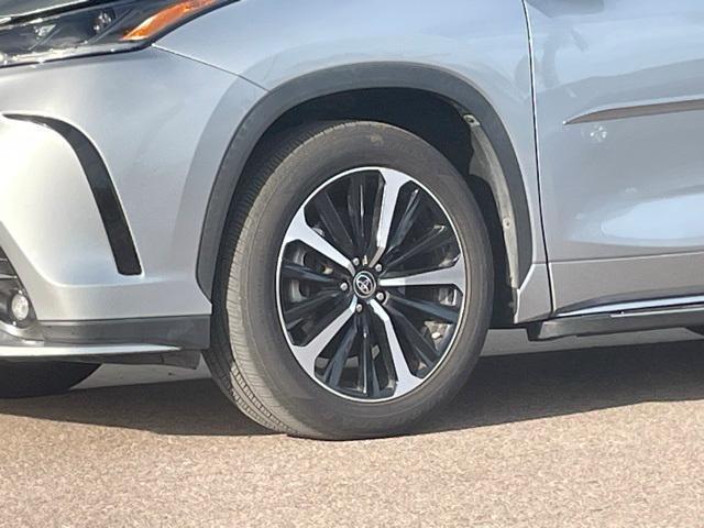 used 2021 Toyota Highlander car, priced at $29,339