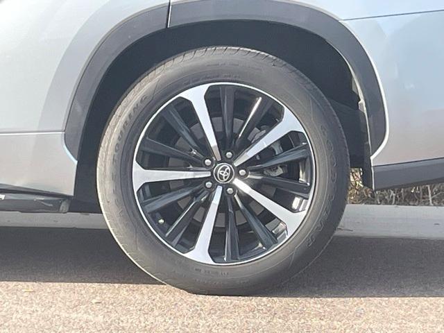 used 2021 Toyota Highlander car, priced at $29,339