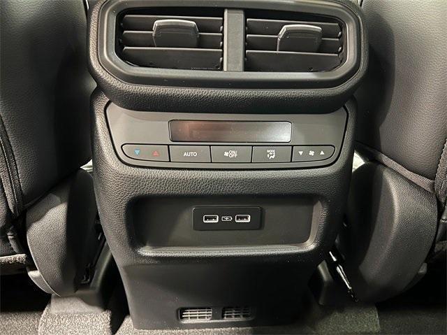 new 2025 Honda Pilot car, priced at $44,696