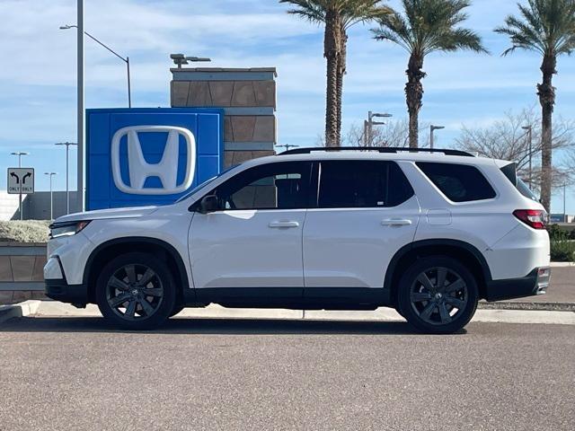 used 2025 Honda Pilot car, priced at $35,987