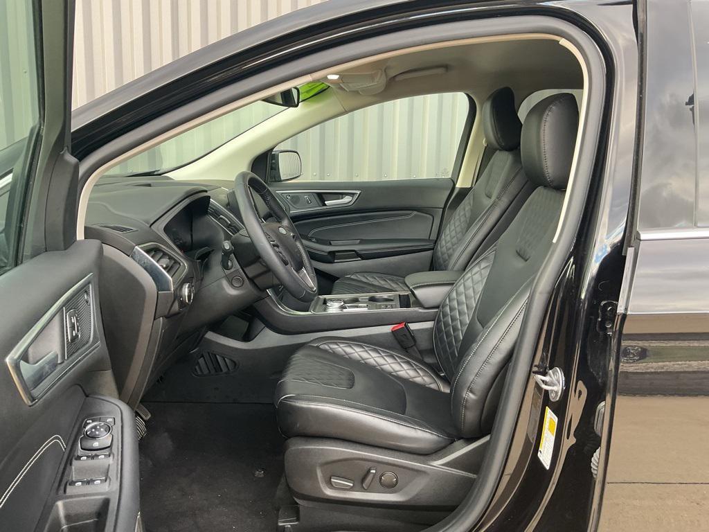 used 2024 Ford Edge car, priced at $33,999