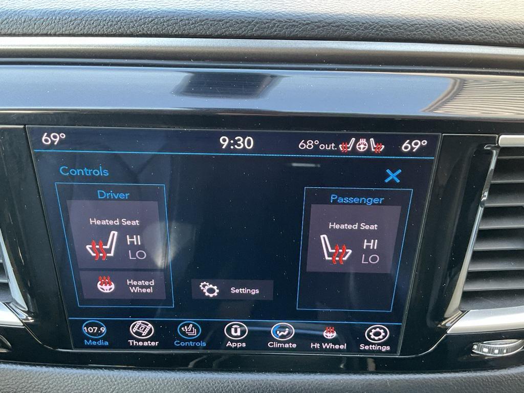 used 2020 Chrysler Pacifica car, priced at $20,896