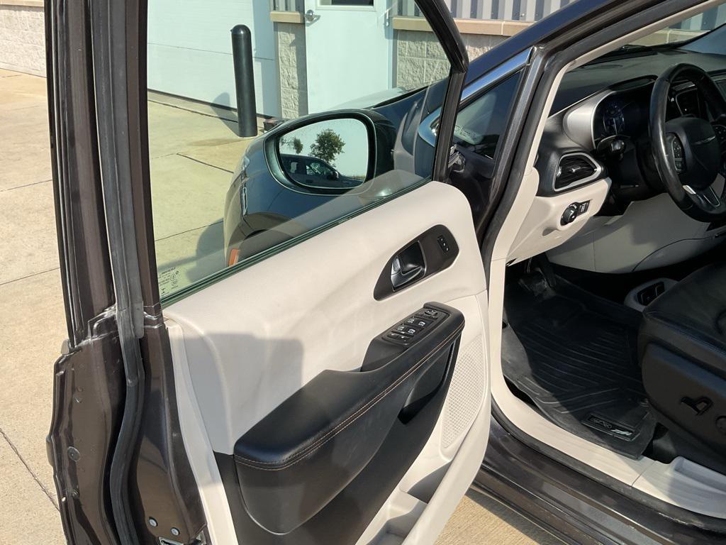 used 2020 Chrysler Pacifica car, priced at $20,896