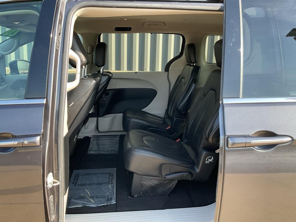 used 2020 Chrysler Pacifica car, priced at $20,896