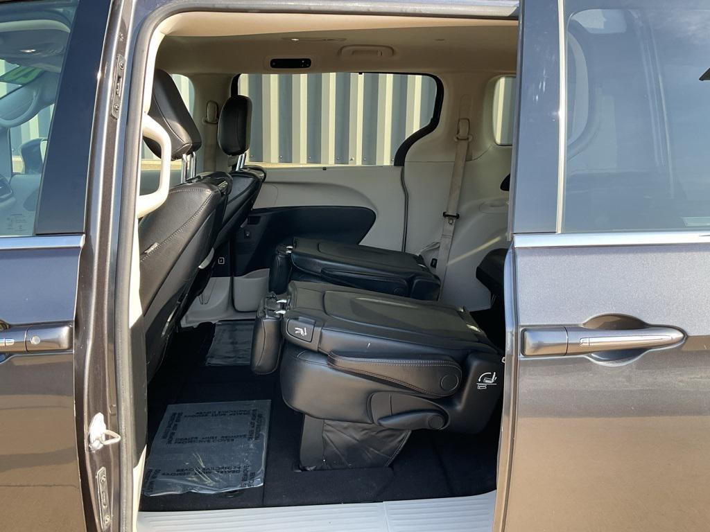 used 2020 Chrysler Pacifica car, priced at $20,896