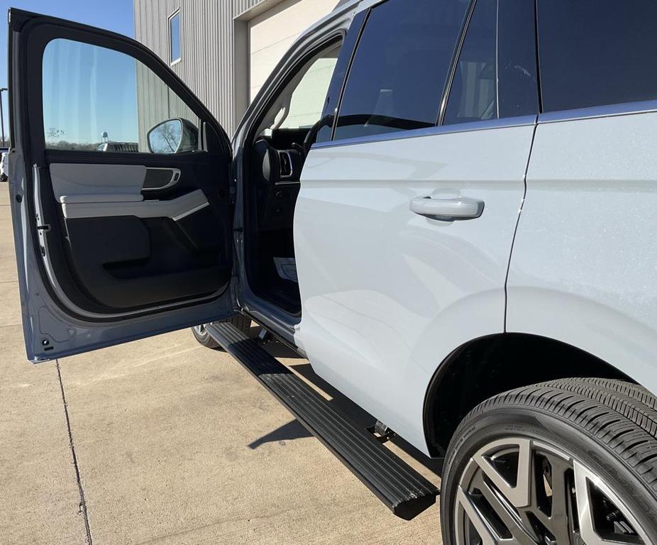 new 2026 Ford Expedition car, priced at $92,110