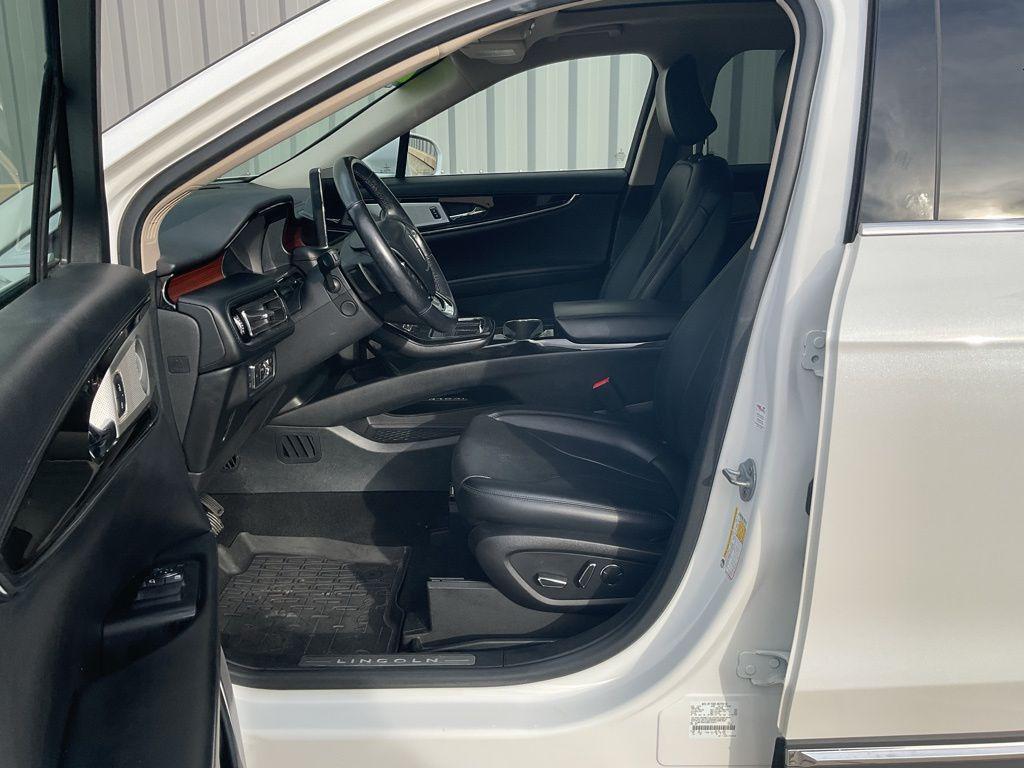 used 2022 Lincoln Nautilus car, priced at $37,699