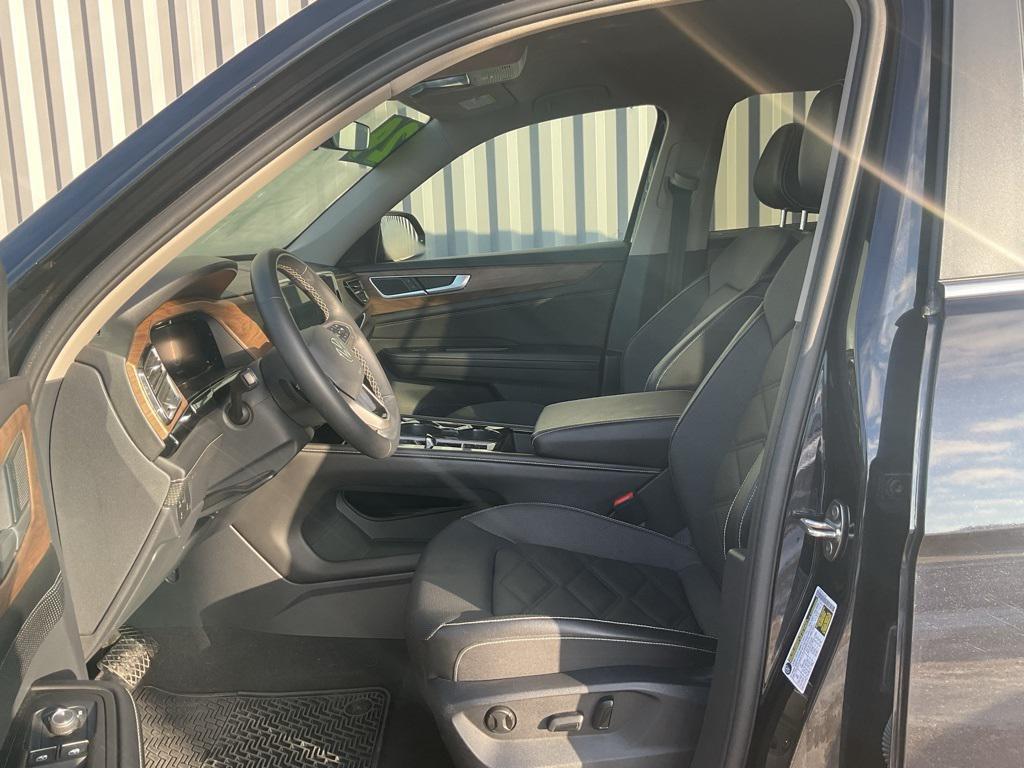 used 2024 Volkswagen Atlas car, priced at $26,653