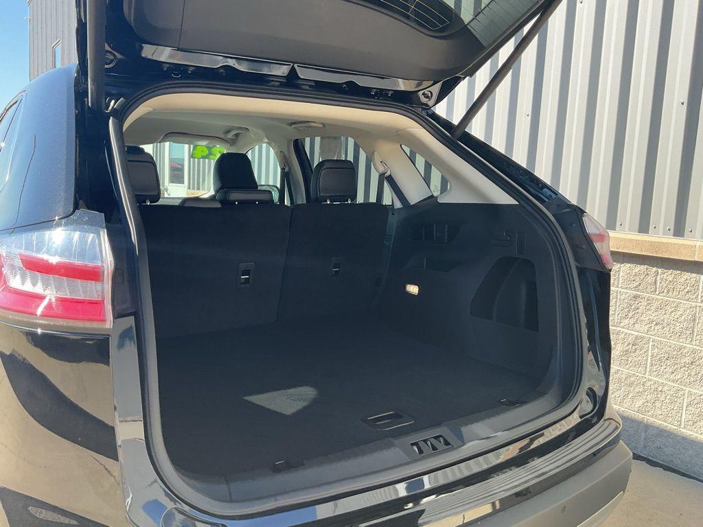 used 2024 Ford Edge car, priced at $29,999