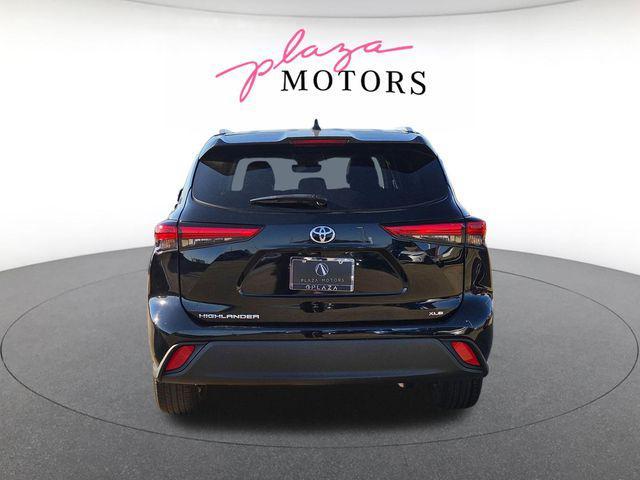 used 2023 Toyota Highlander car, priced at $39,000