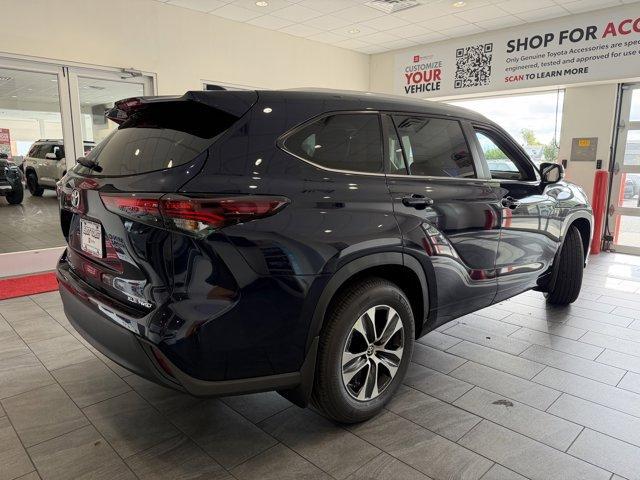 new 2025 Toyota Highlander car, priced at $50,998