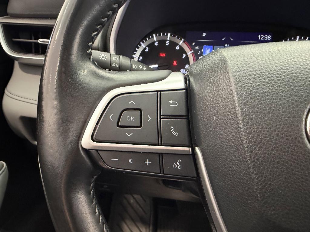 used 2023 Toyota Highlander car, priced at $33,995