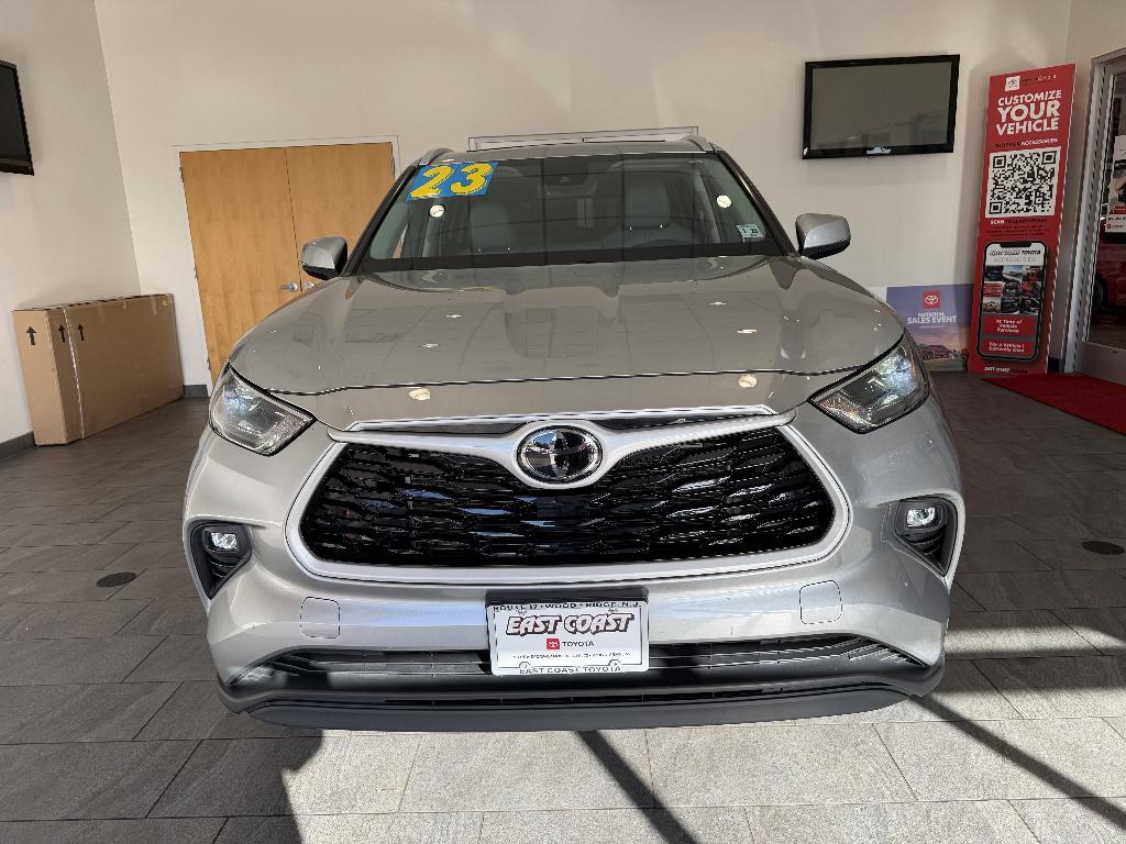 used 2023 Toyota Highlander car, priced at $33,995