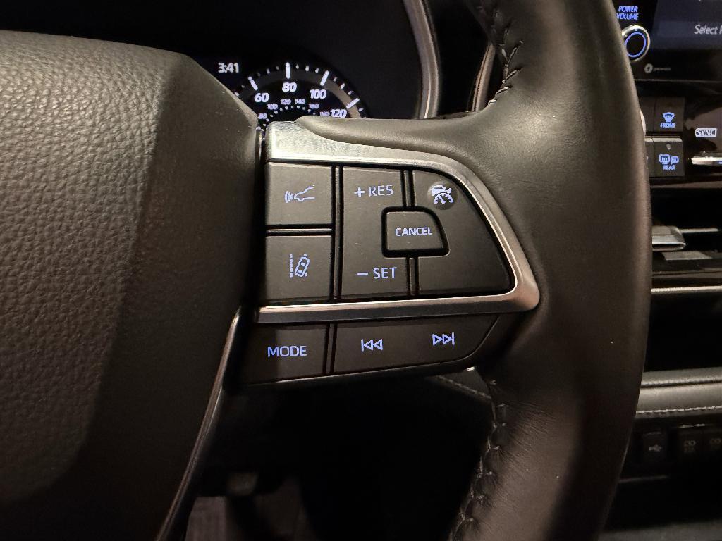 used 2021 Toyota Highlander car, priced at $32,995