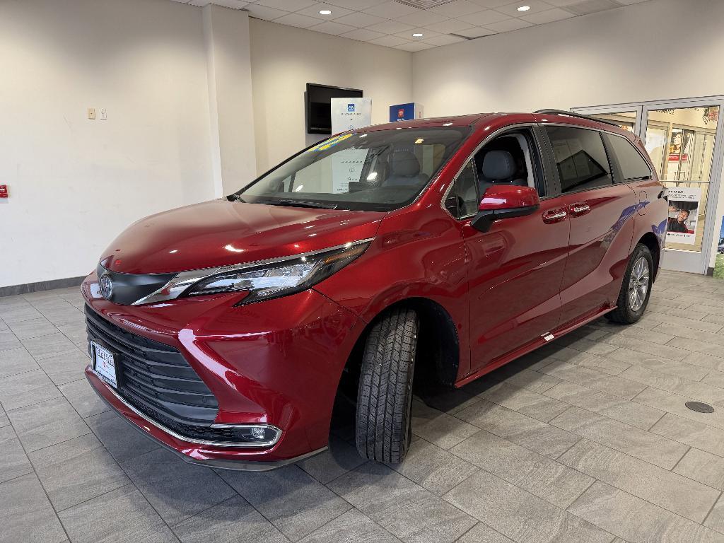 used 2022 Toyota Sienna car, priced at $38,995