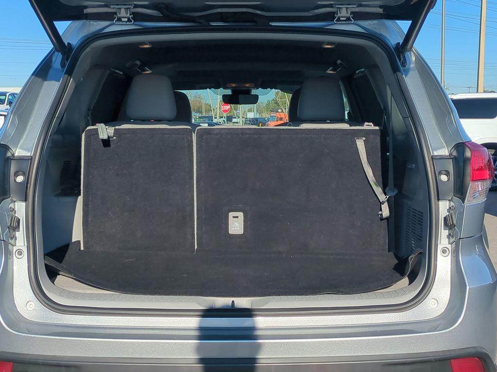 used 2017 Toyota Highlander car, priced at $19,172