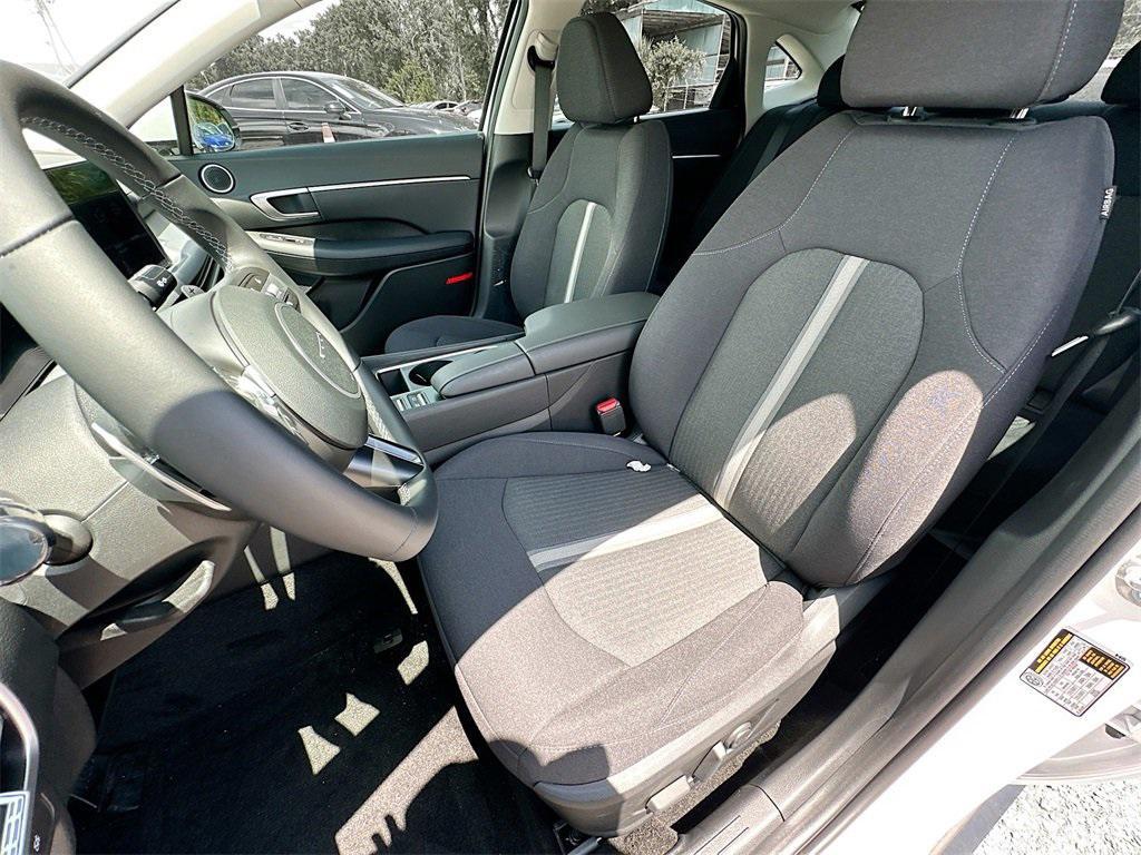 new 2025 Hyundai Sonata Hybrid car, priced at $28,517