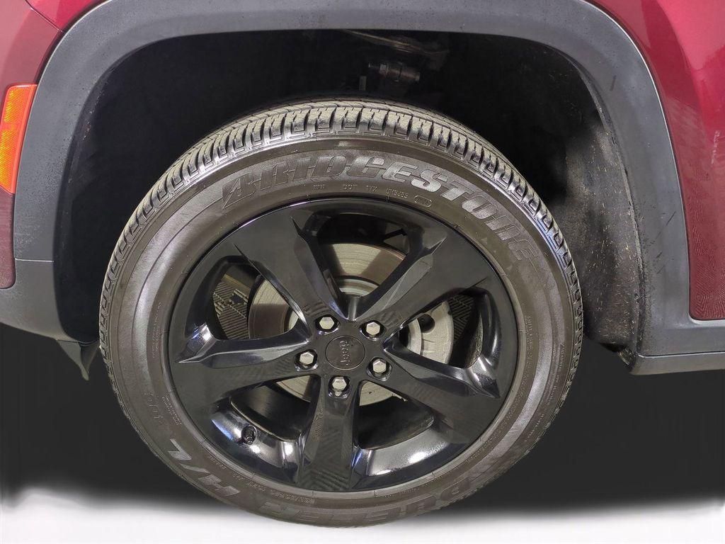 used 2024 Jeep Grand Cherokee car, priced at $30,520