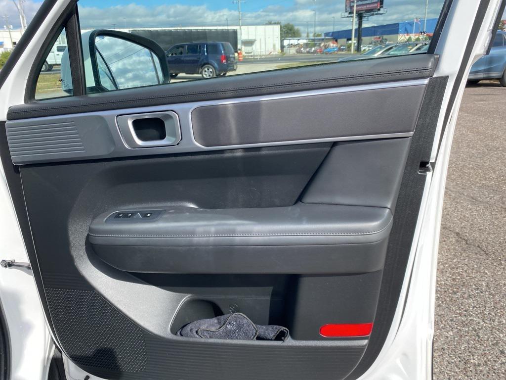 used 2024 Hyundai Santa Fe car, priced at $25,991