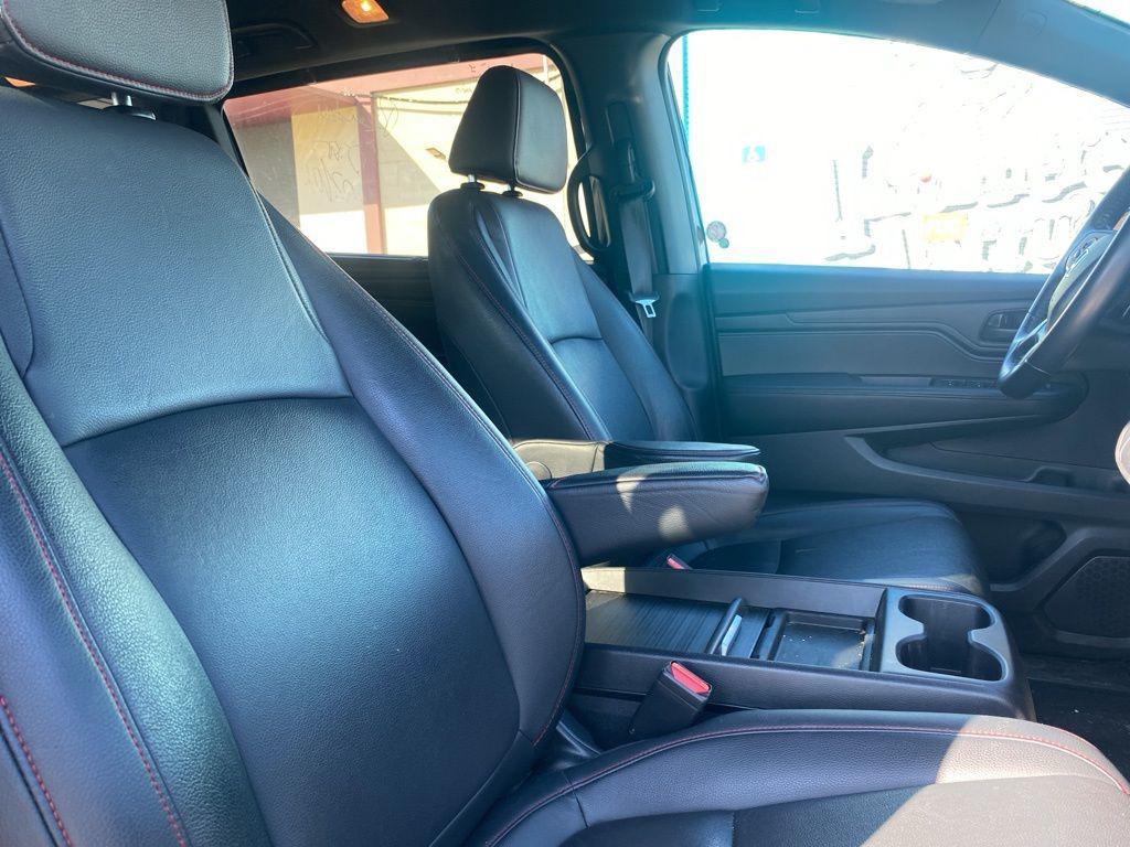 used 2024 Honda Odyssey car, priced at $31,390