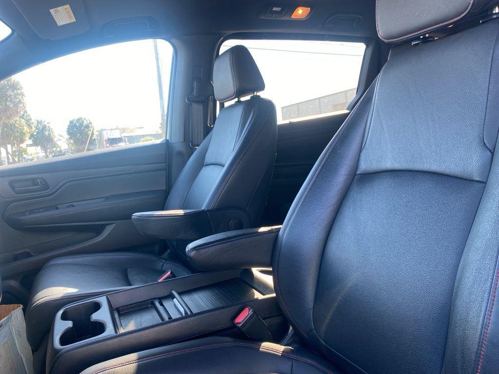 used 2024 Honda Odyssey car, priced at $31,390