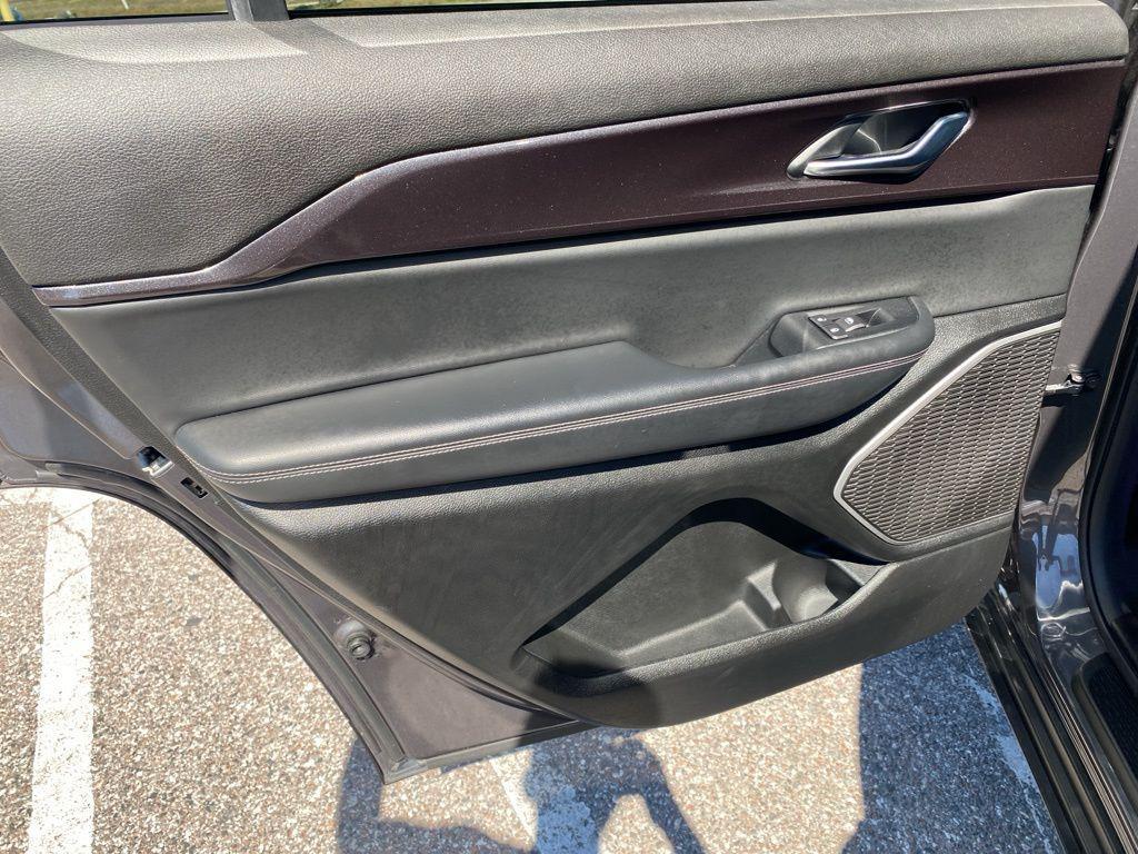 used 2022 Jeep Grand Cherokee L car, priced at $20,465