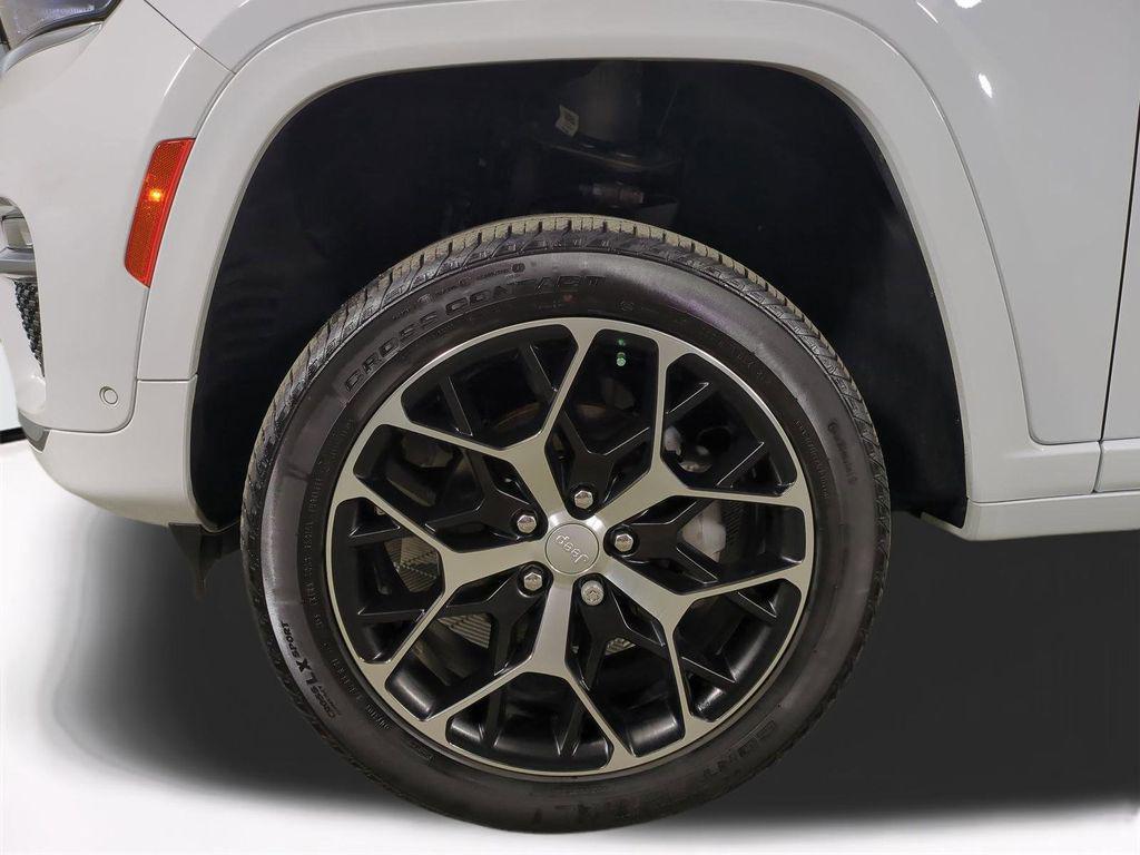 used 2024 Jeep Grand Cherokee car, priced at $46,094