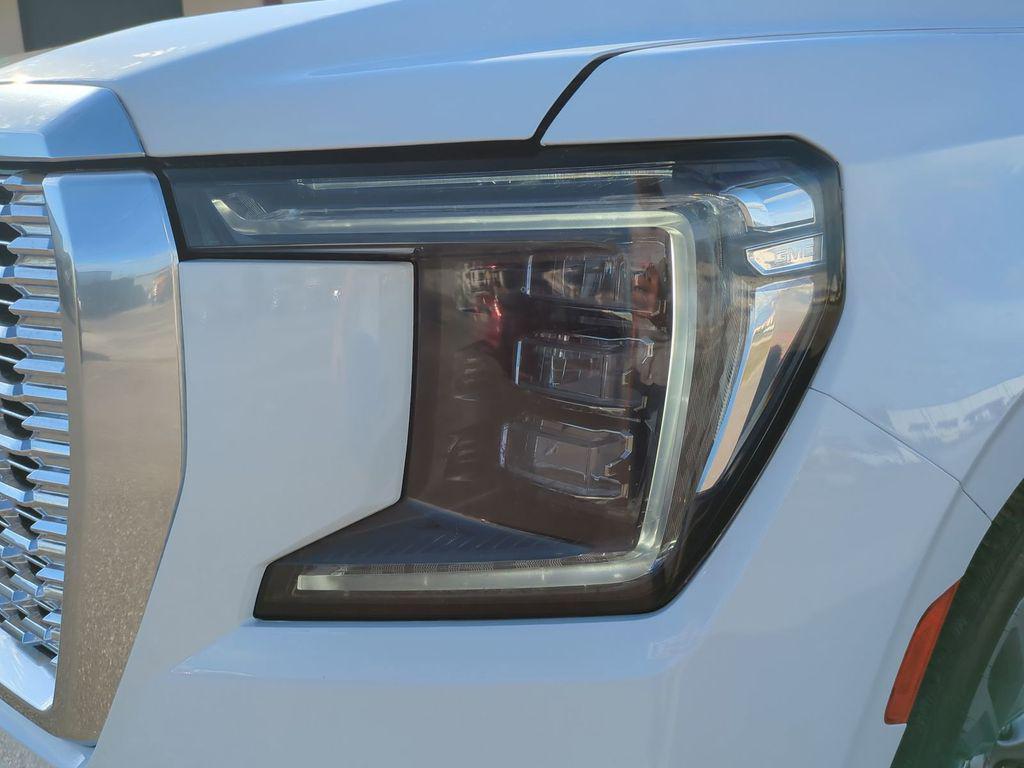 used 2021 GMC Yukon XL car, priced at $42,996