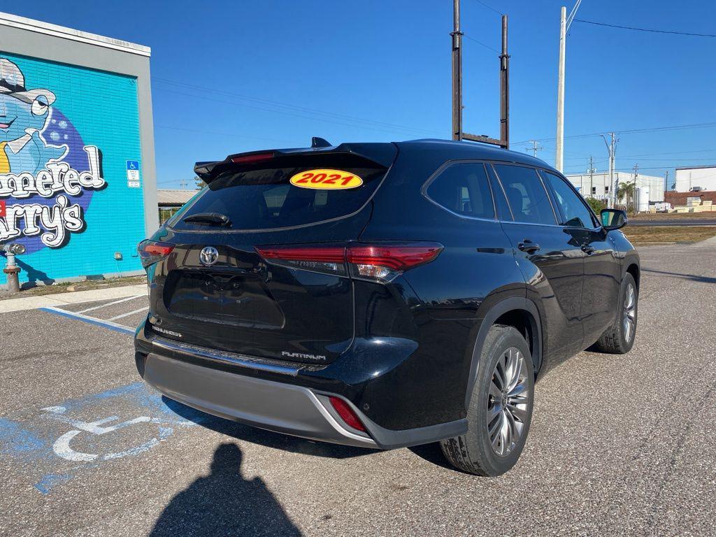 used 2021 Toyota Highlander car, priced at $28,049
