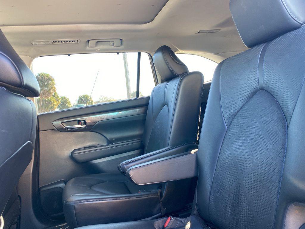 used 2021 Toyota Highlander car, priced at $28,049