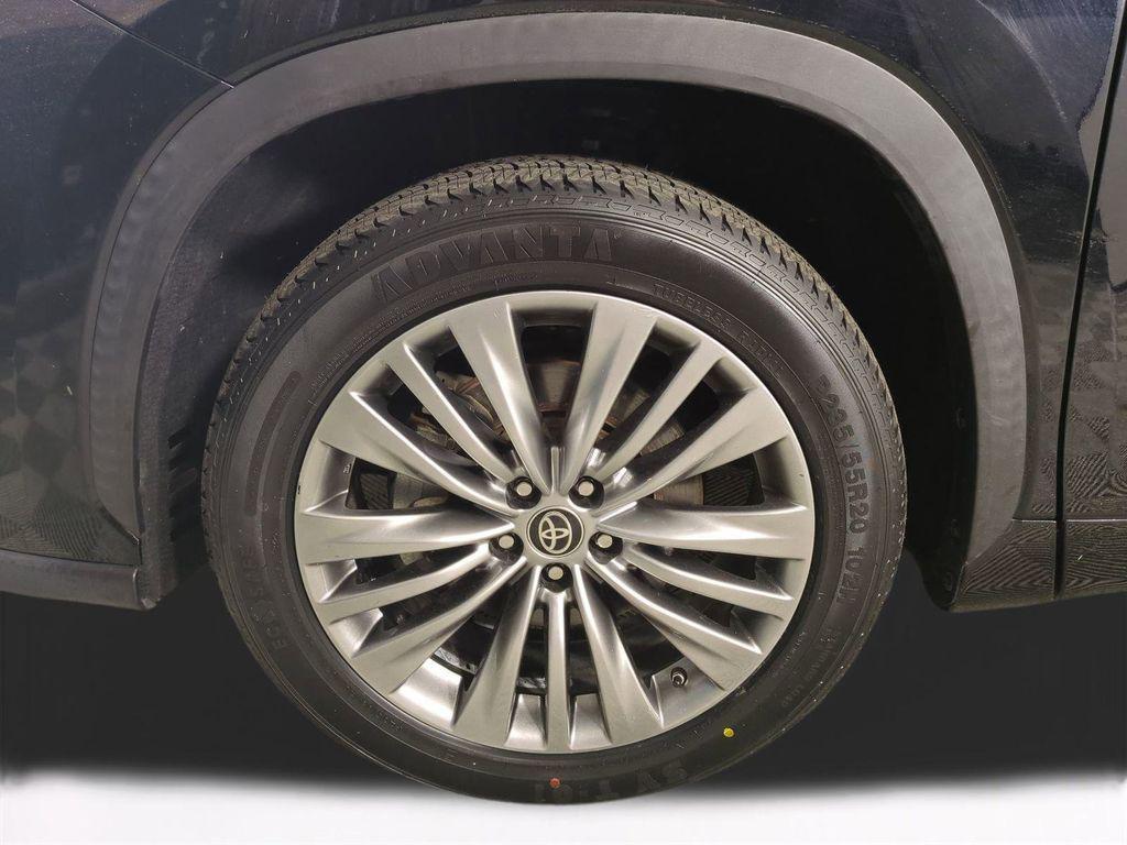 used 2021 Toyota Highlander car, priced at $26,591