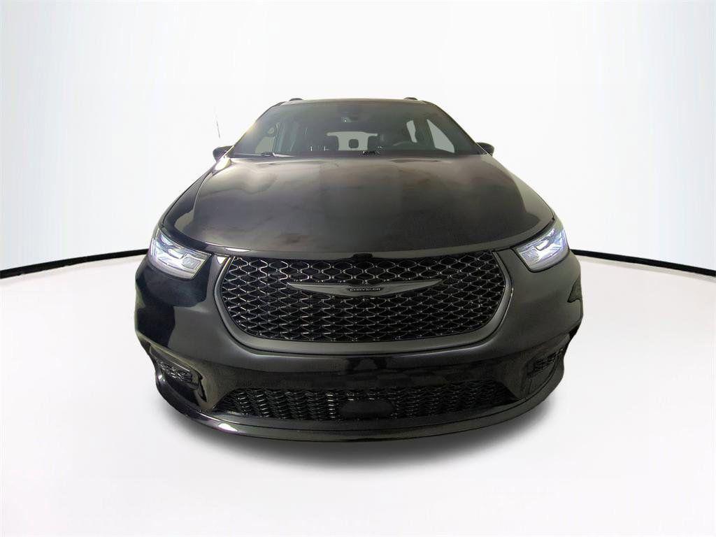 used 2025 Chrysler Pacifica car, priced at $32,789