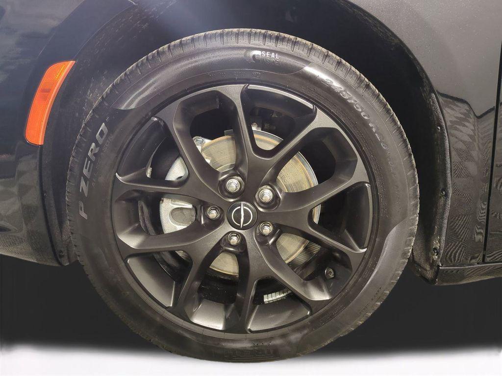 used 2025 Chrysler Pacifica car, priced at $32,789