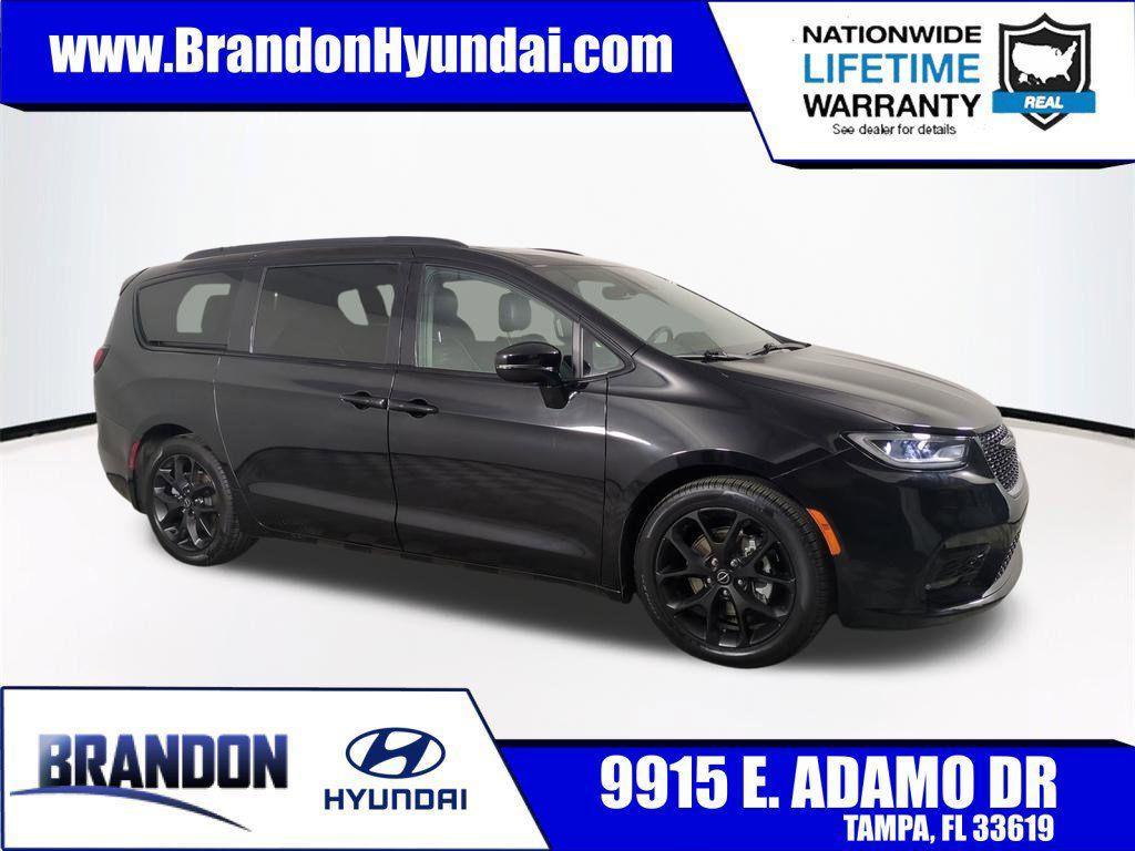 used 2025 Chrysler Pacifica car, priced at $32,789