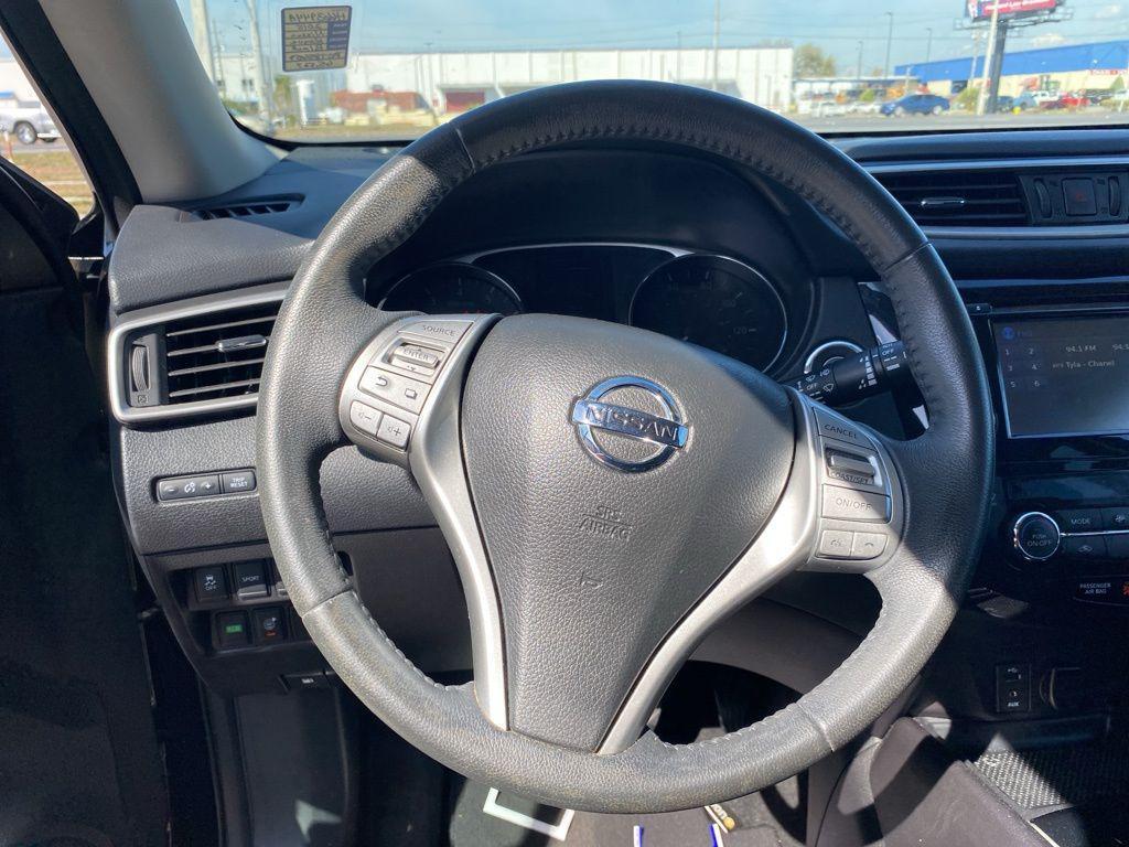 used 2015 Nissan Rogue car, priced at $13,158