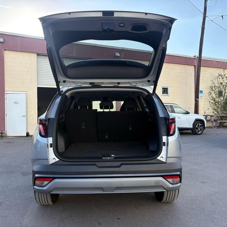 used 2025 Hyundai TUCSON Hybrid car, priced at $27,548