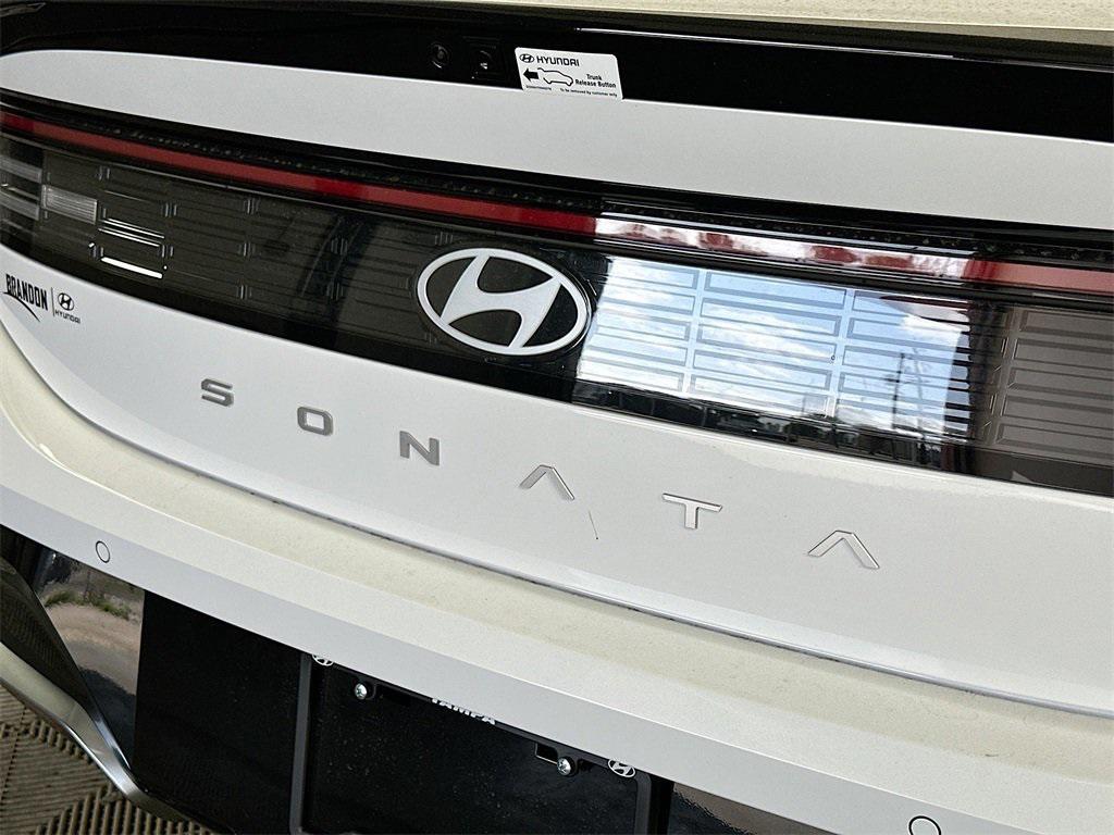 new 2025 Hyundai Sonata Hybrid car, priced at $33,858